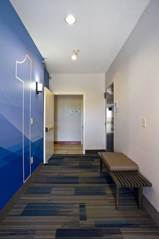 Holiday Inn Express & Suites Vermillion, An Ihg Hotel Exterior foto