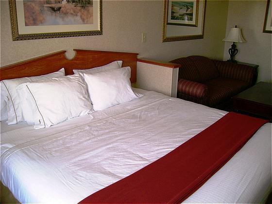 Holiday Inn Express & Suites Vermillion, An Ihg Hotel Exterior foto
