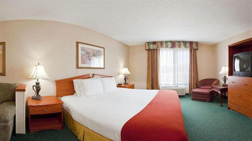 Holiday Inn Express & Suites Vermillion, An Ihg Hotel Exterior foto