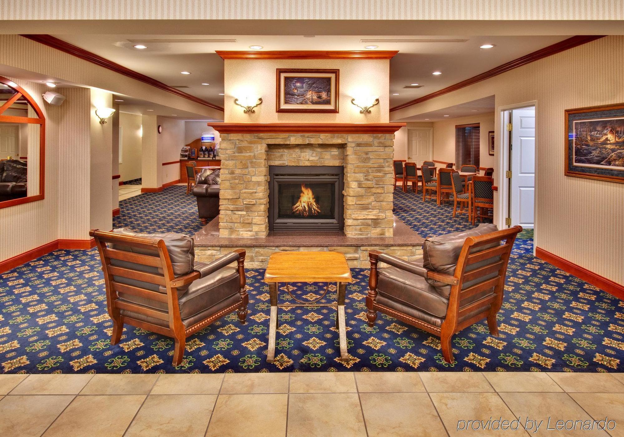 Holiday Inn Express & Suites Vermillion, An Ihg Hotel Exterior foto