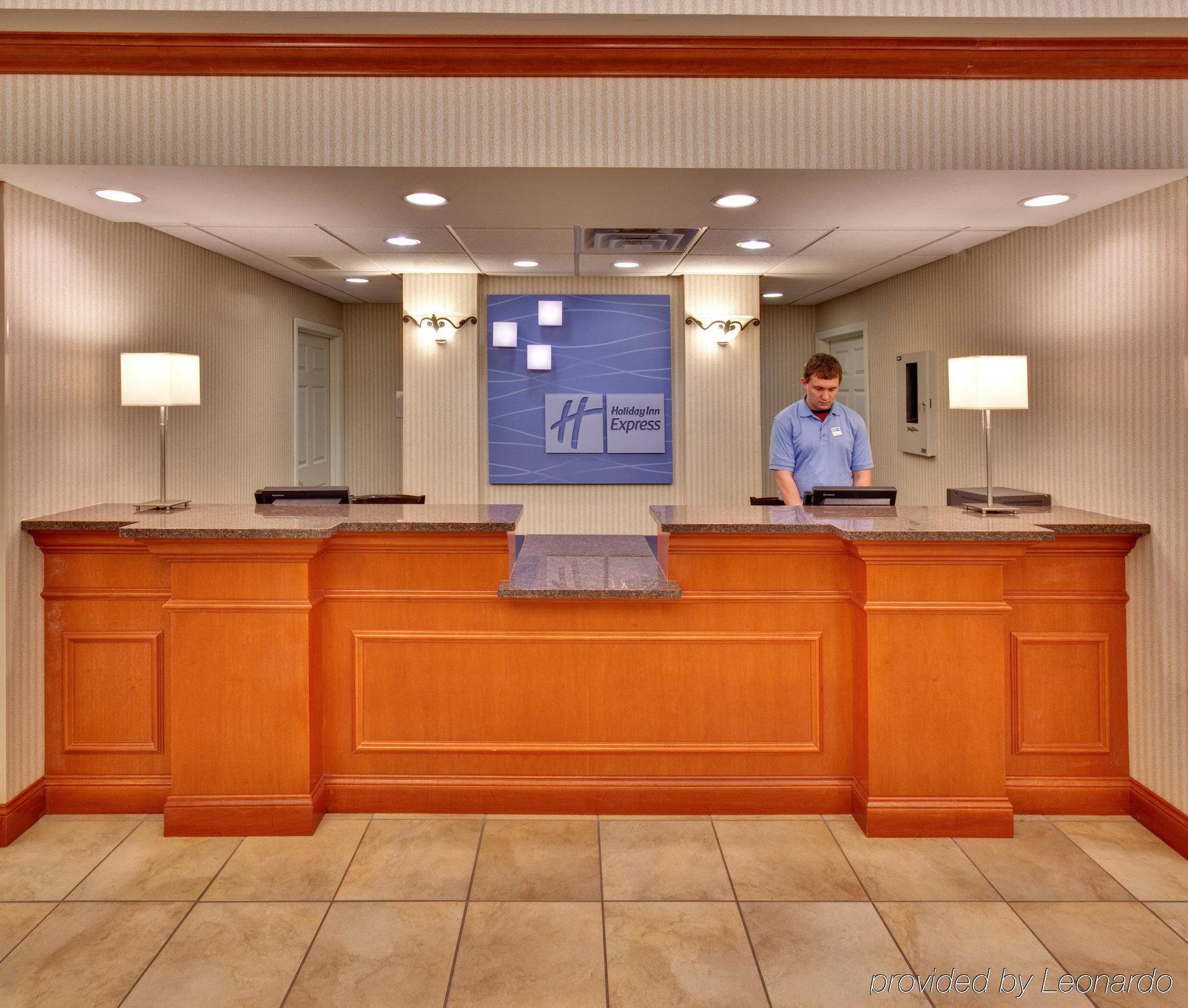 Holiday Inn Express & Suites Vermillion, An Ihg Hotel Exterior foto