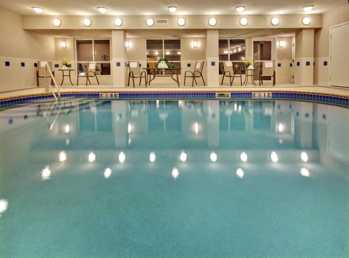 Holiday Inn Express & Suites Vermillion, An Ihg Hotel Exterior foto